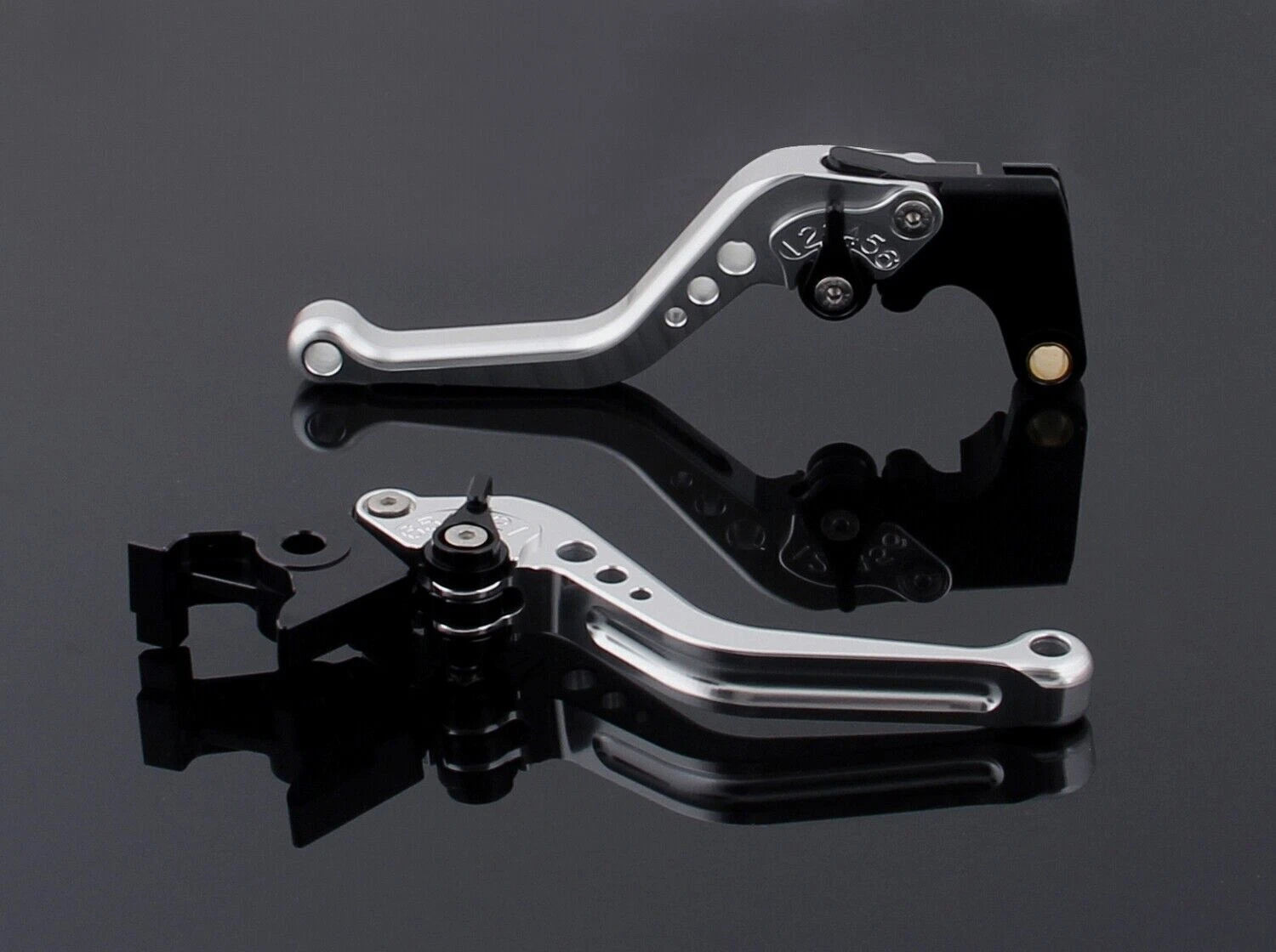 Short Brake Clutch Levers for Suzuki GSXR1000 (2007–2008) Silver T9